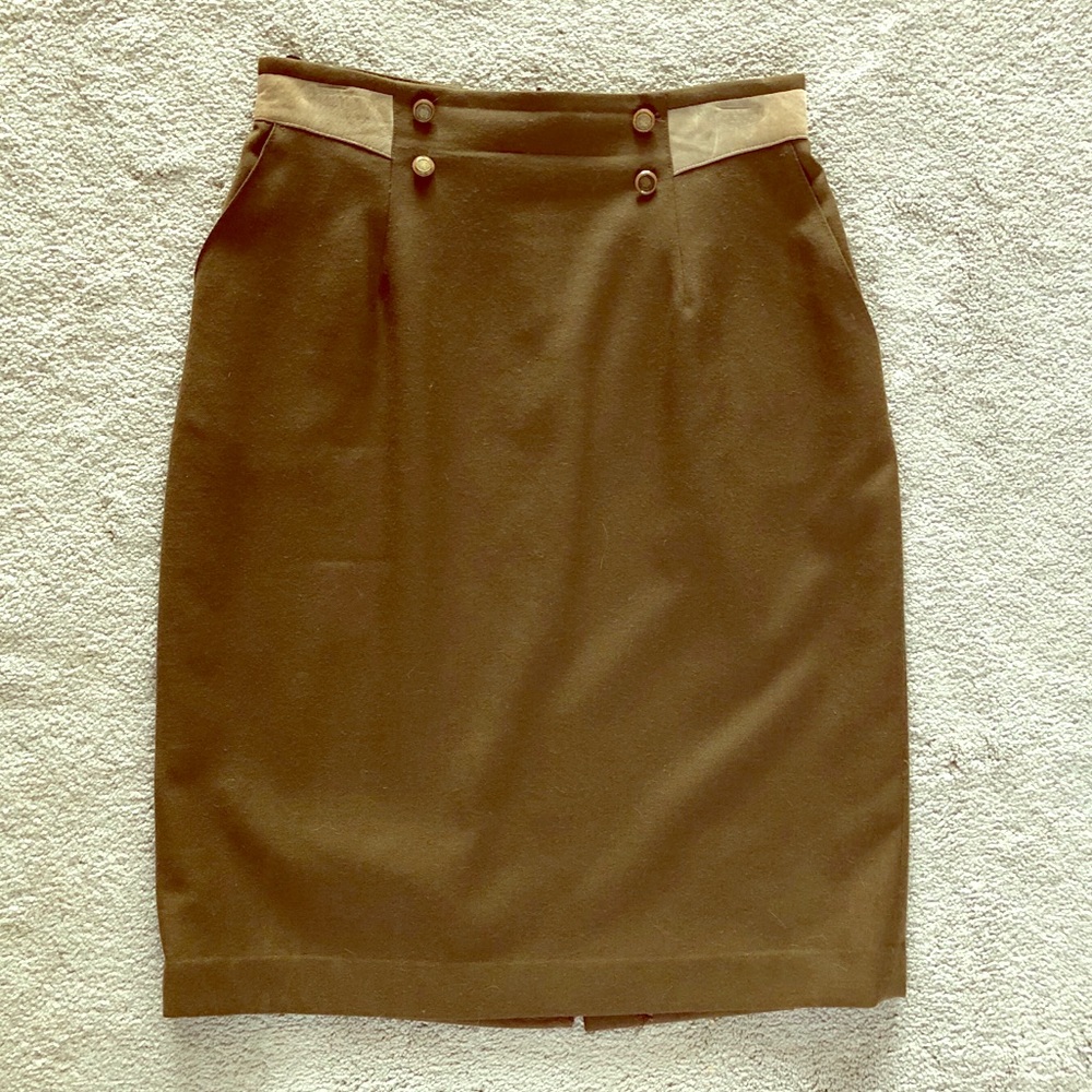 Not available til April

Ladies Dark Army green skirt